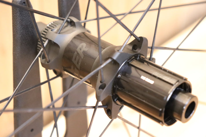 ボントレガー BONTRAGER アイオロス AEOLUS XXX4 TLR DISC カーボン チューブレスレディ ホイールセット シマノ 11S/12S 【芦屋店】