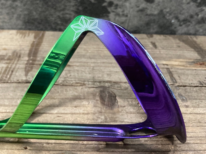 KP724 スパカズ SUPACAZ FLY CAGE ANO Limited アルミ ボトルケージ 緑 紫 2個セット