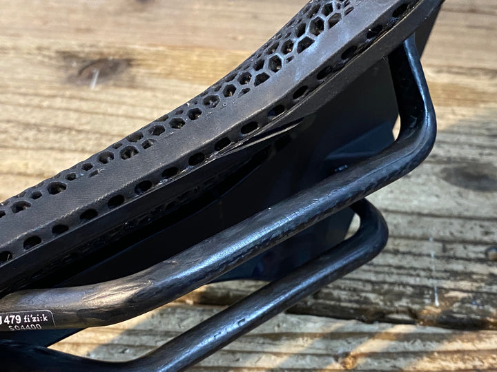 JW584 フィジーク fizik VENTO ARGO R1 ADAPTIVE 140mm サドル カーボンレール 黒