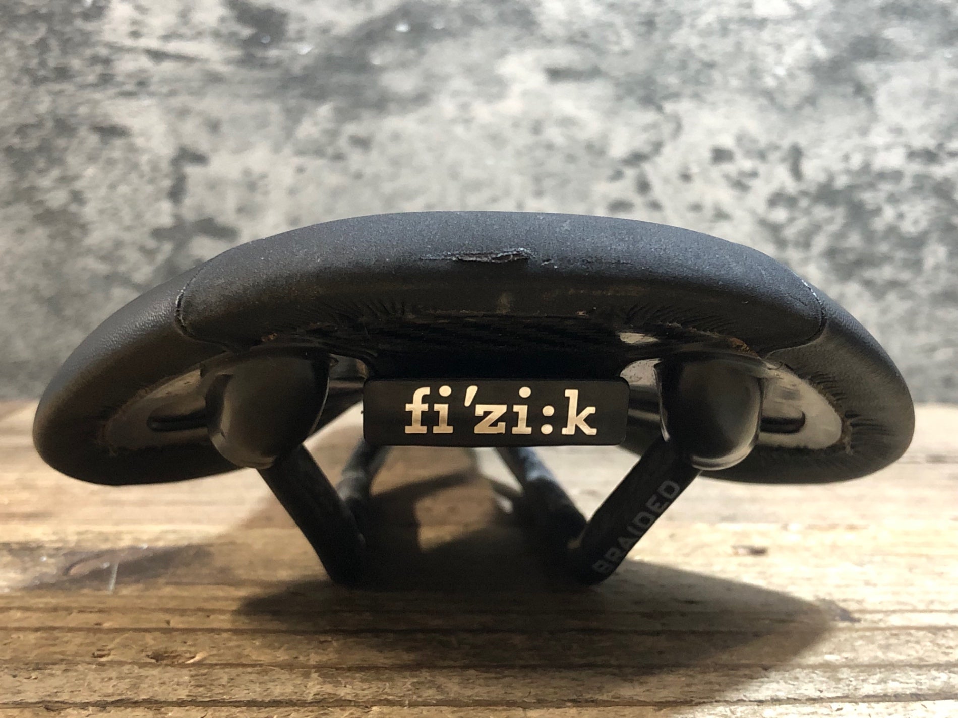 KK560 フィジーク fizik ANTARES R1 Regular サドル カーボンレール