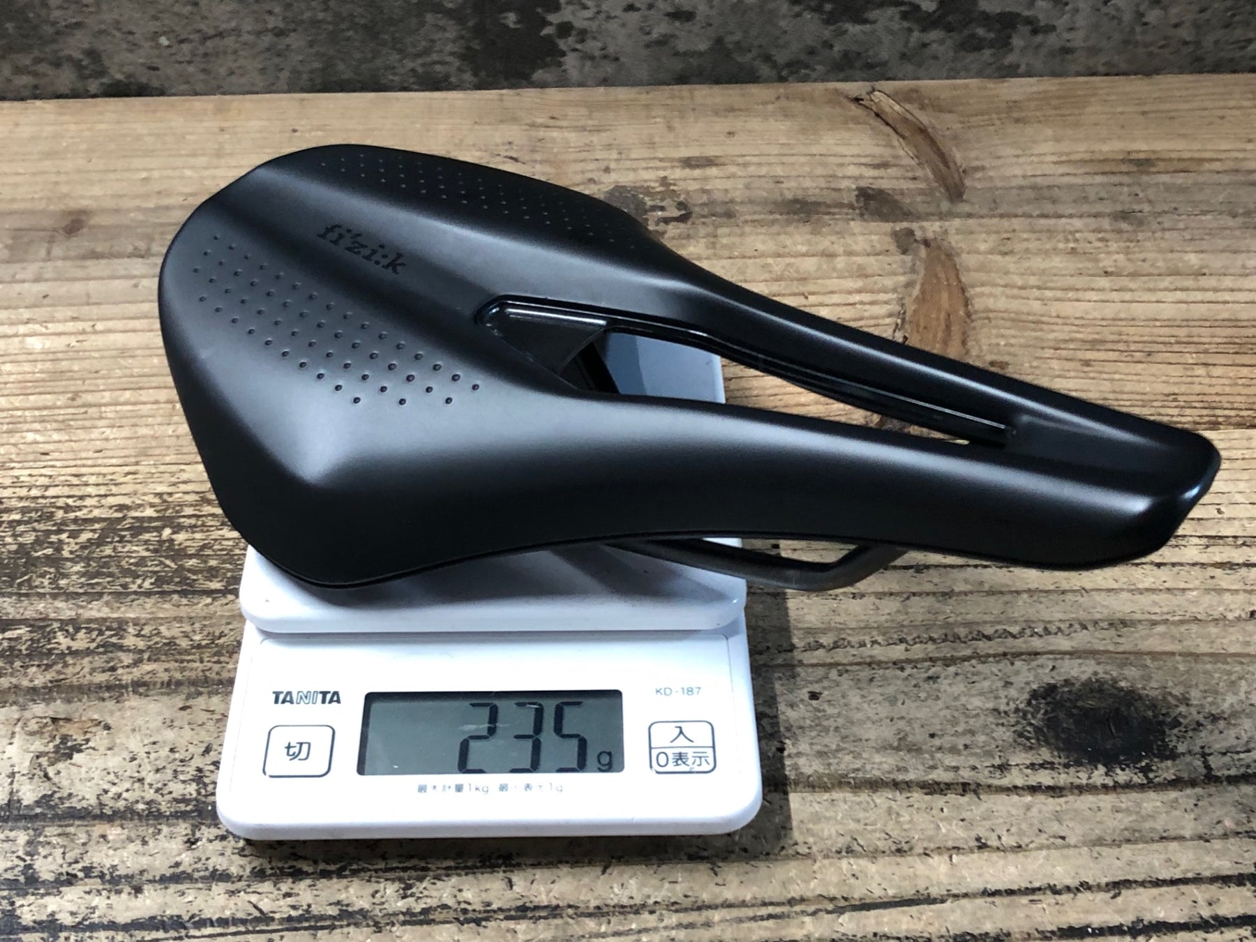KB146 フィジーク fizik アルゴ テンポ ARGO TEMPO R3 サドル kium