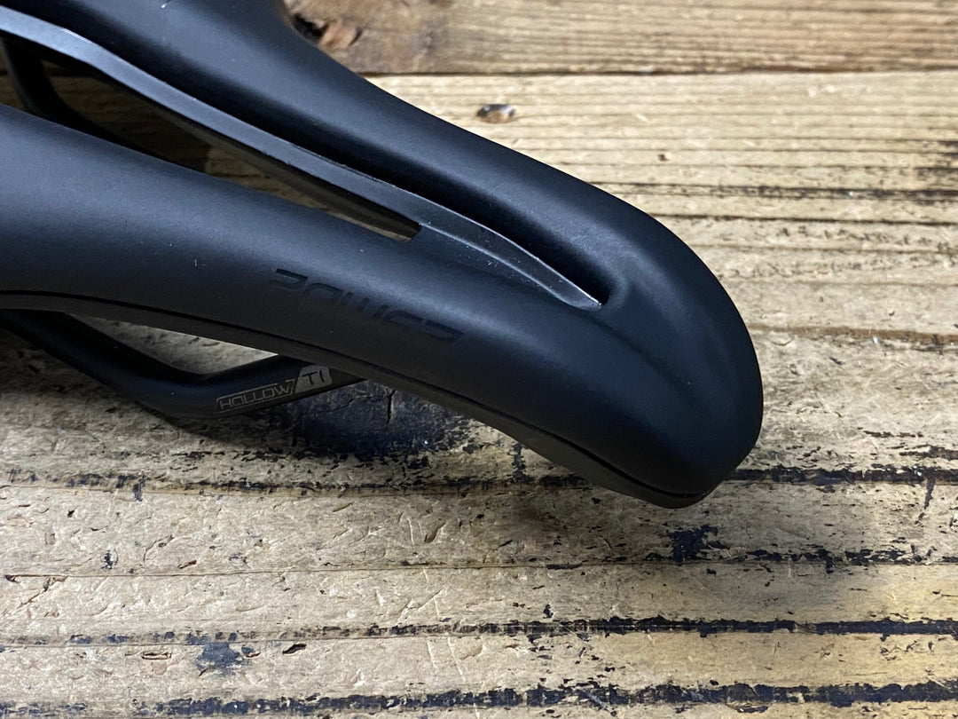 KQ623 スペシャライズド SPECIALIZED POWER EXPERT サドル 黒 HOLLOW Ti