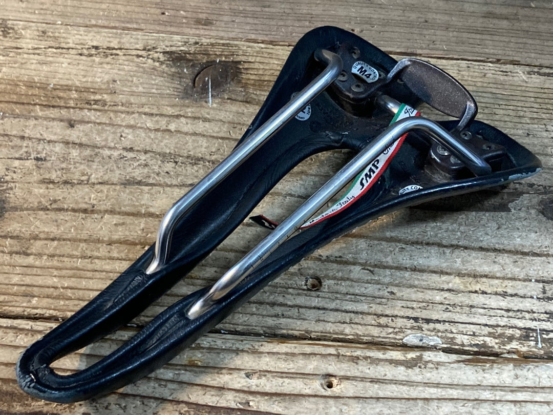 JV375 SELLE SMP FORMA サドル 黒 inox tubeレール