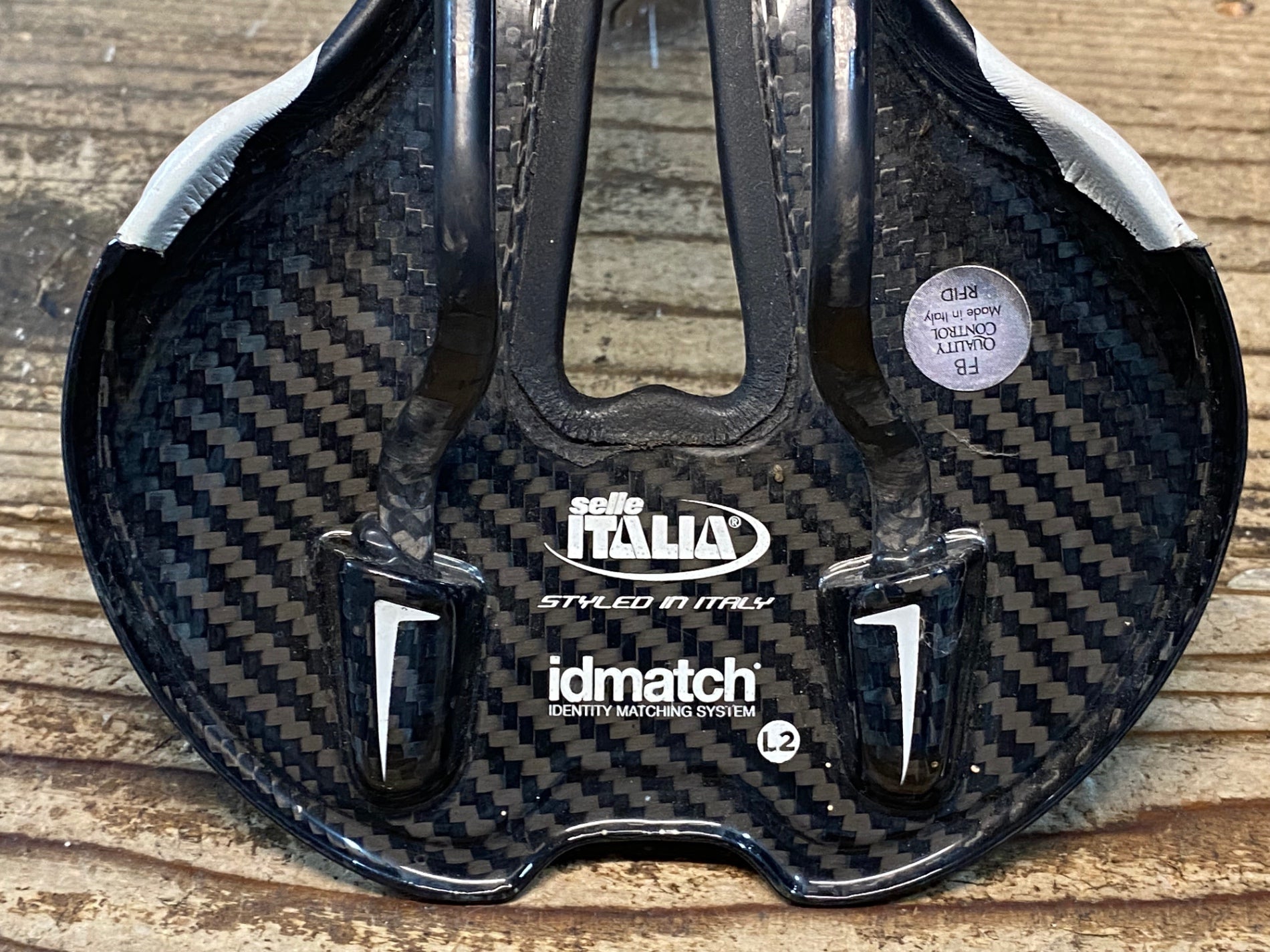 selle italia FLite TEKNO カーボンレール セライタリア フルカーボンシェルを用いたハイパフォーマンスサドル