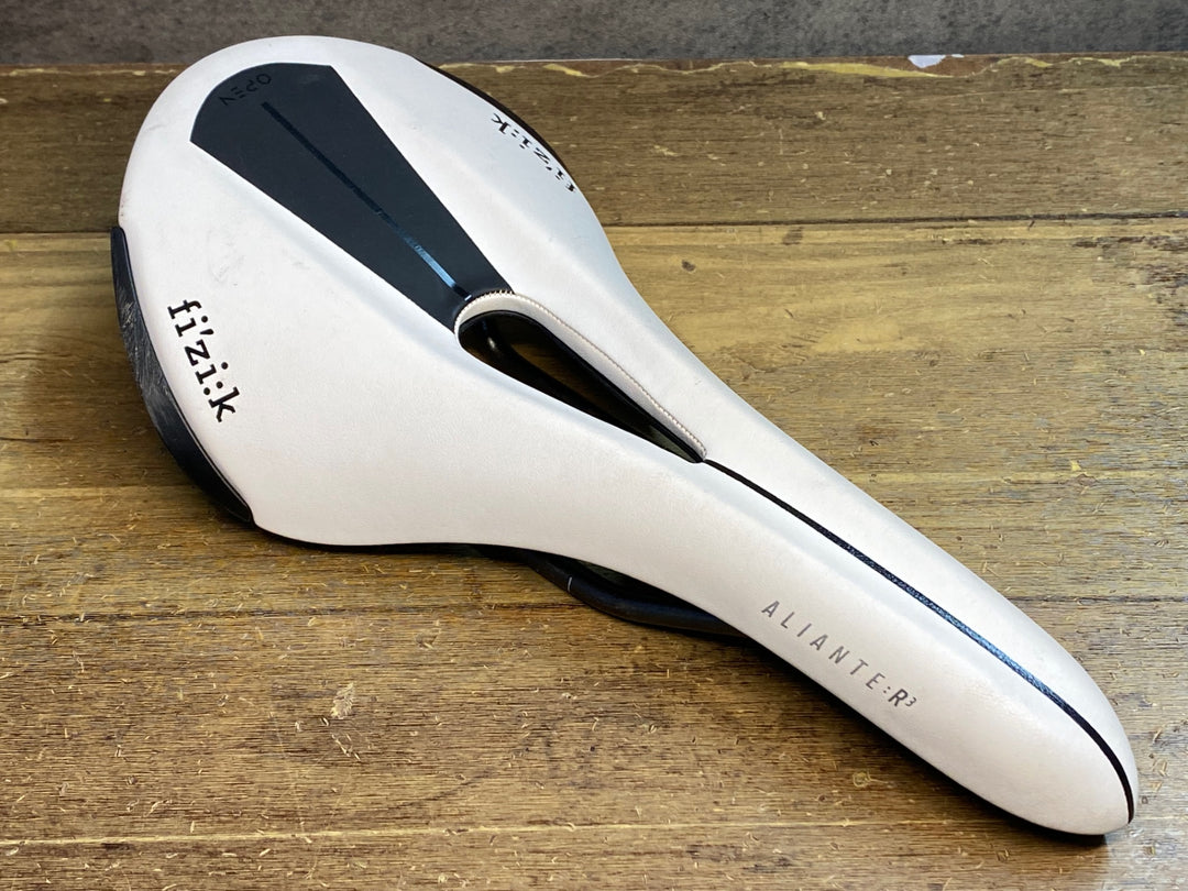 JO415 フィジーク fizik アリアンテ ALIANTE R3 OPEN サドル Kiumレール