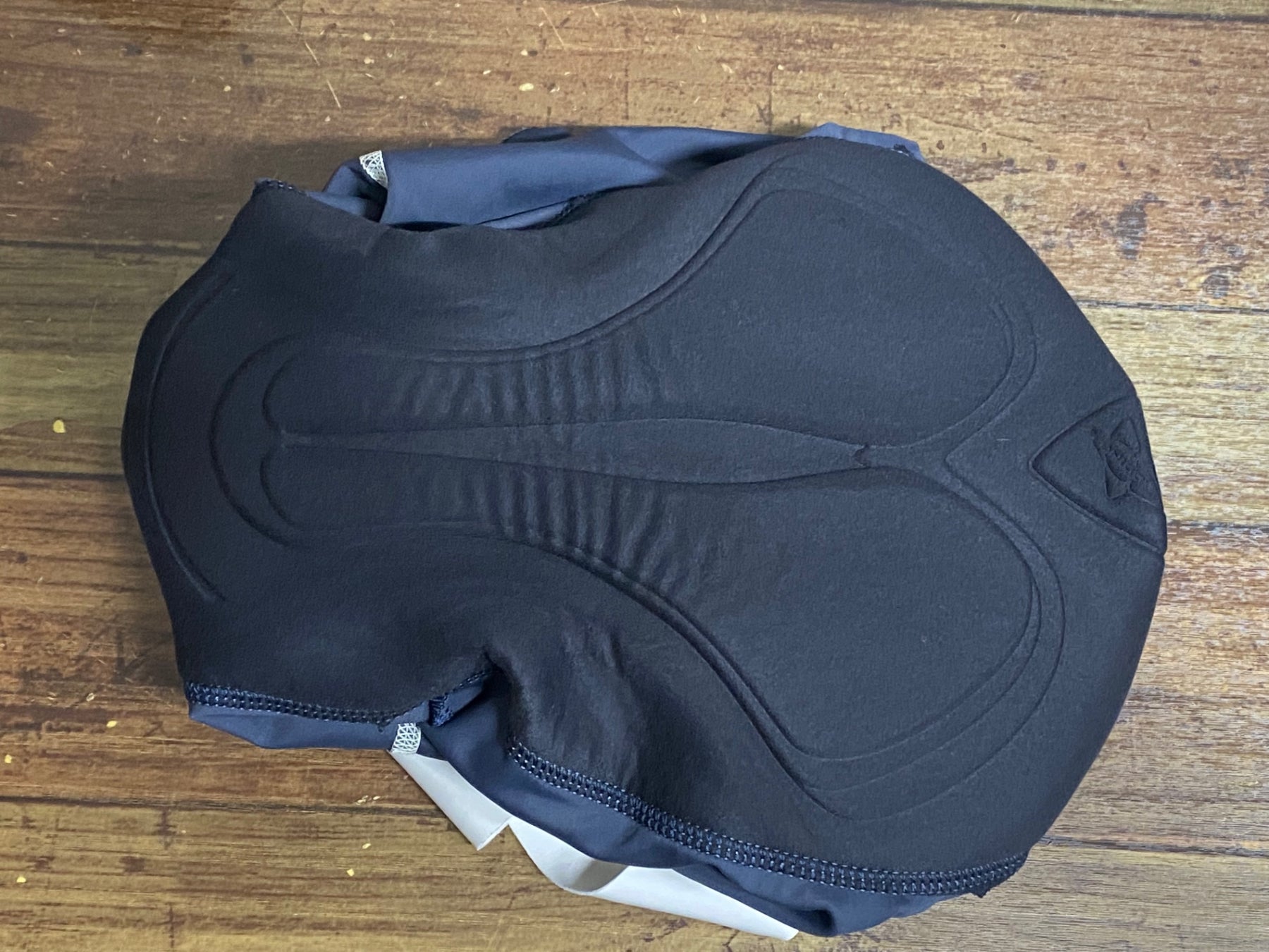 JW571 パスノーマルスタジオ PAS NORMAL STUDIOS Solitude ビブ