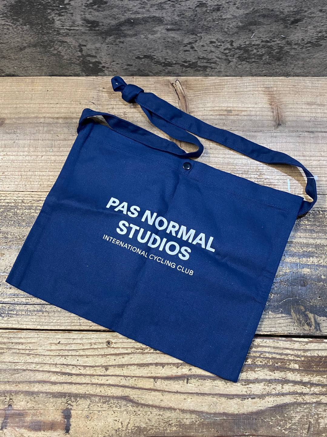 KA508 パスノーマルスタジオ PAS NORMAL STUDIOS Browns サコッシュ ネイビー