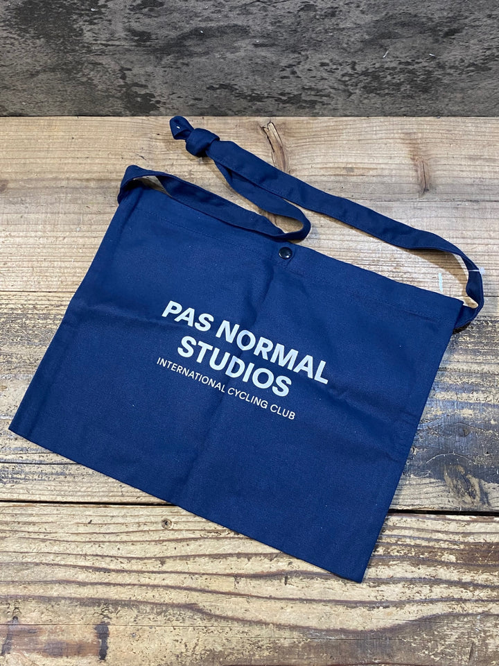KA508 パスノーマルスタジオ PAS NORMAL STUDIOS Browns サコッシュ ネイビー
