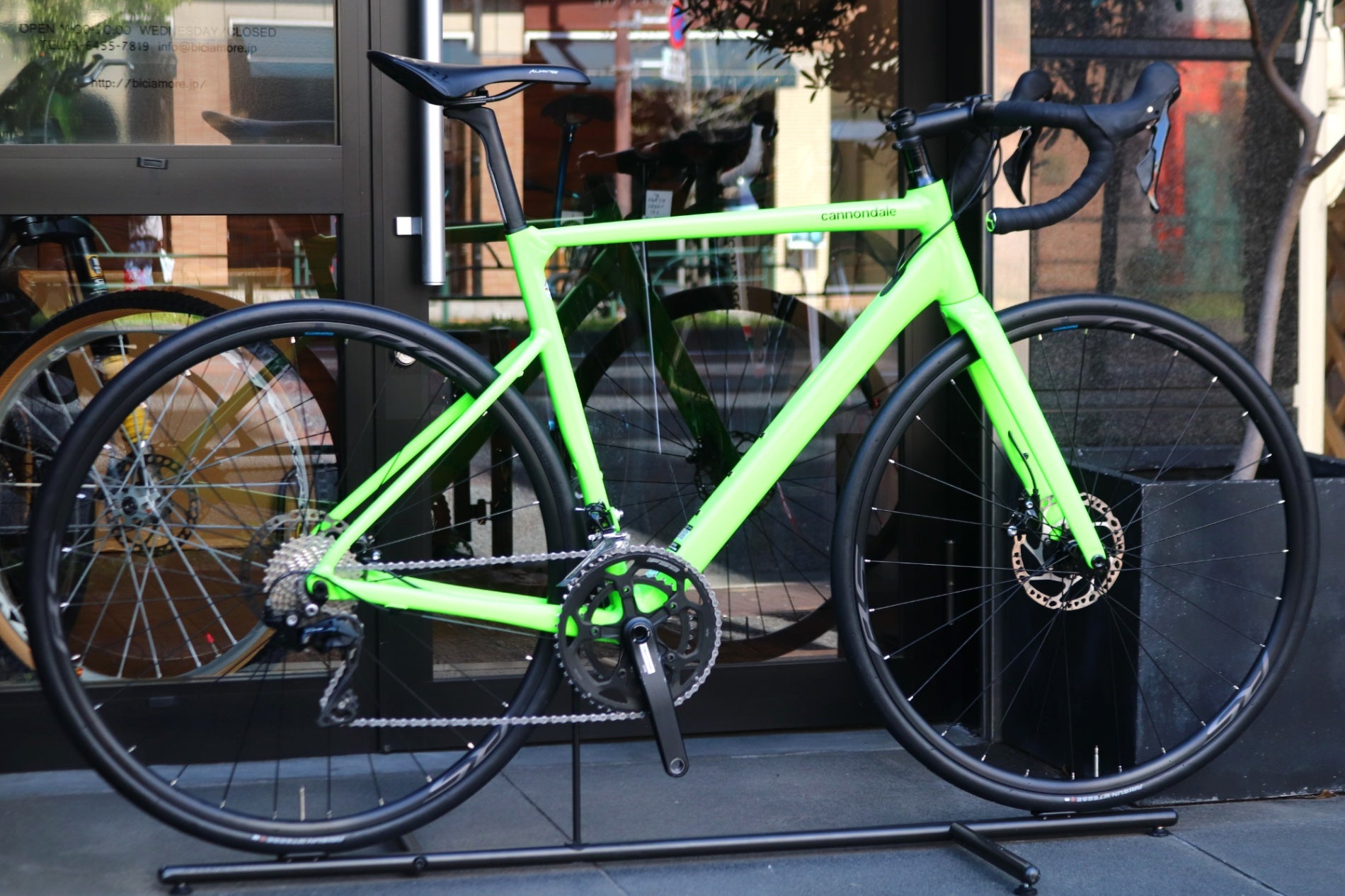 キャノンデール　CAAD13 （ホイールなし） もうね、組んじゃった♪ Cannondale CAAD13 Team Replica 限定カラー