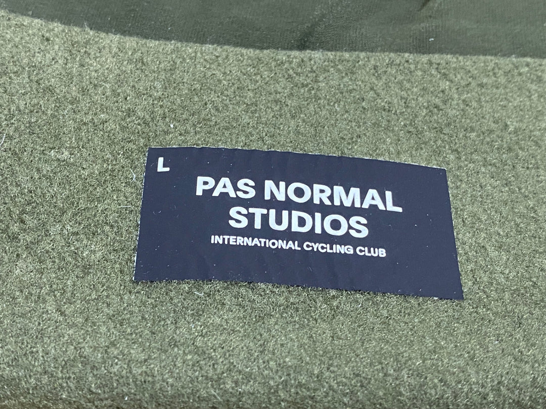 KA586 パスノーマルスタジオ PAS NORMAL STUDIOS CONTROL KNEE WARMER ニーウォマー オリーブ L 裏起毛