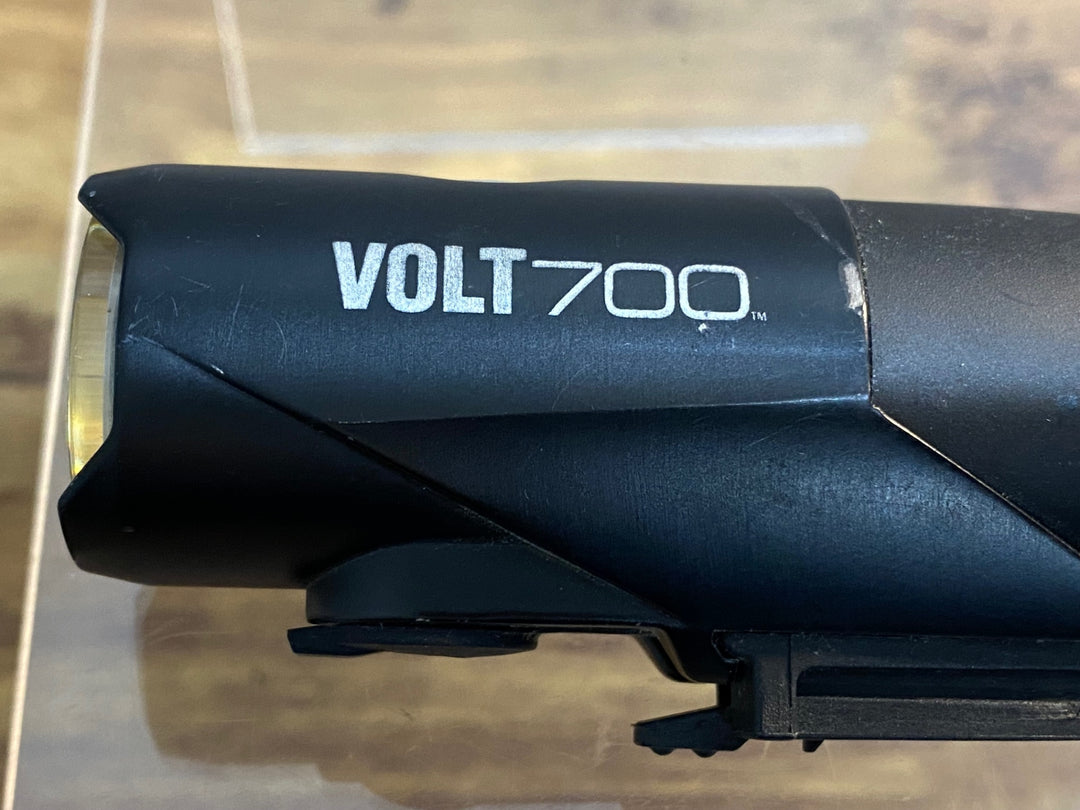 JO014 キャットアイ CATEYE VOLT700 フロントライト 本体 点灯確認済