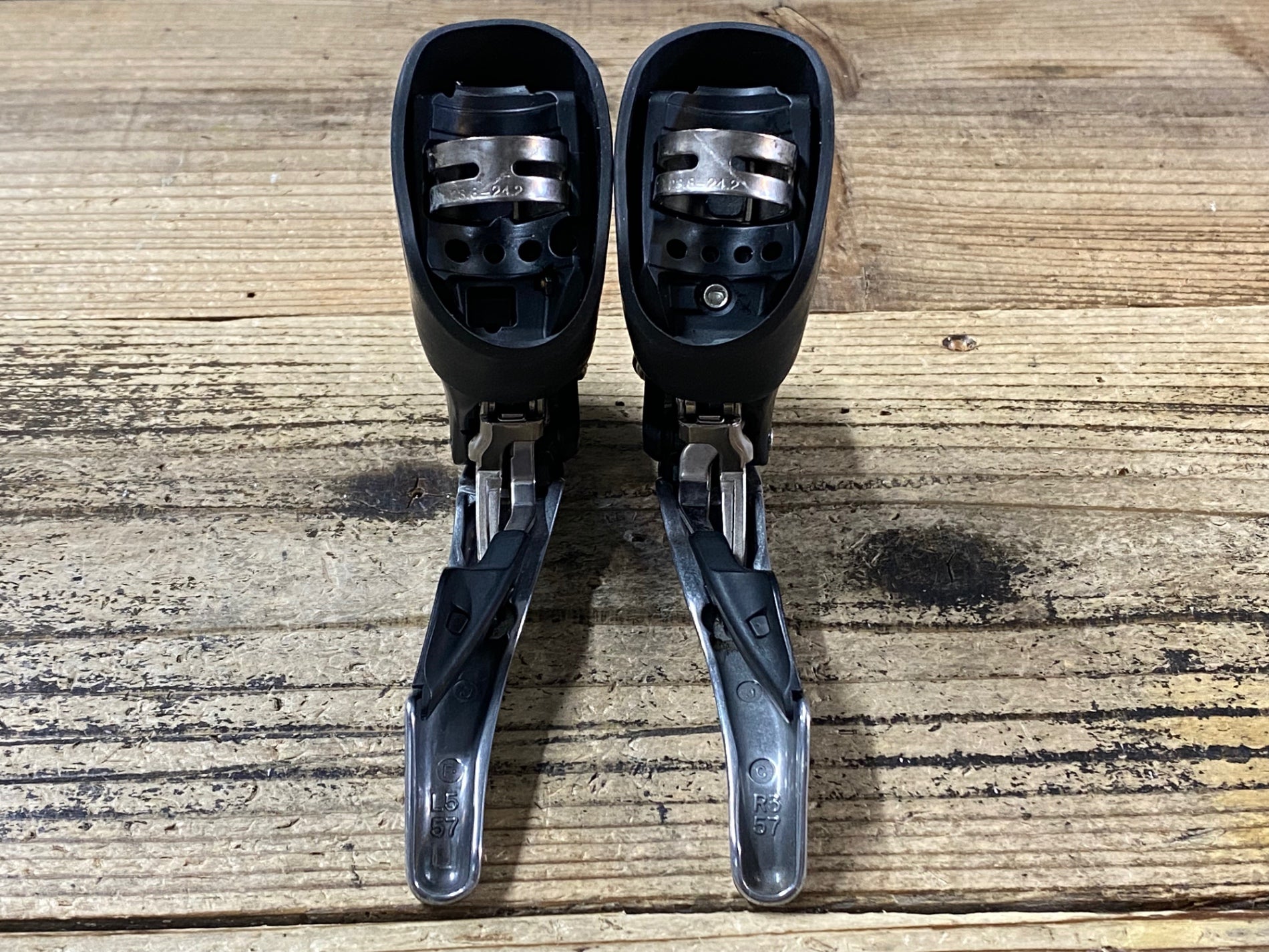 KB454 シマノ SHIMANO 105 ST-5700 STIレバー 2x10S ※右側変速不良