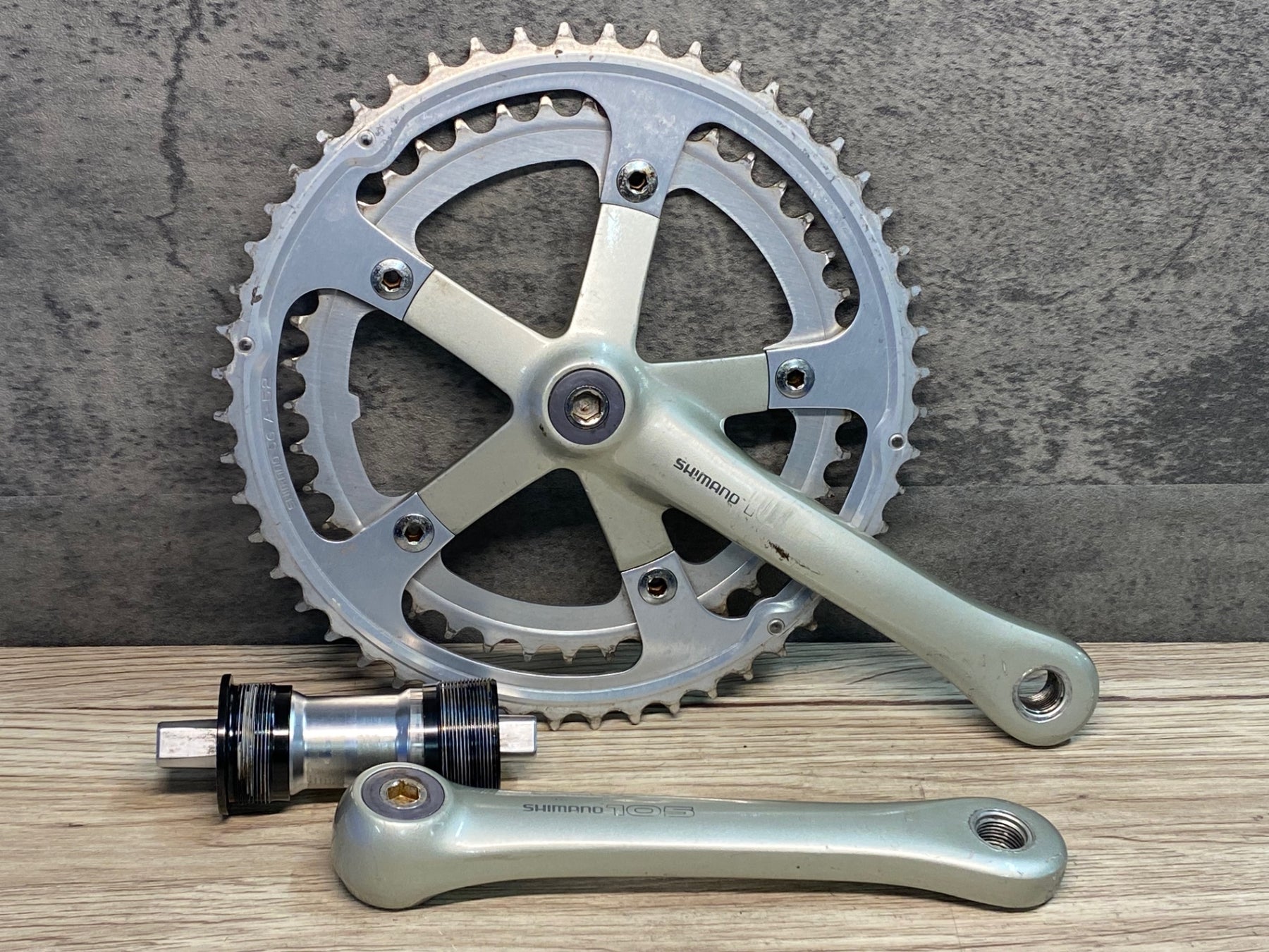 JD664 シマノ SHIMANO 105 FC-1056 クランク 52/42T 165mm BB付き JIS