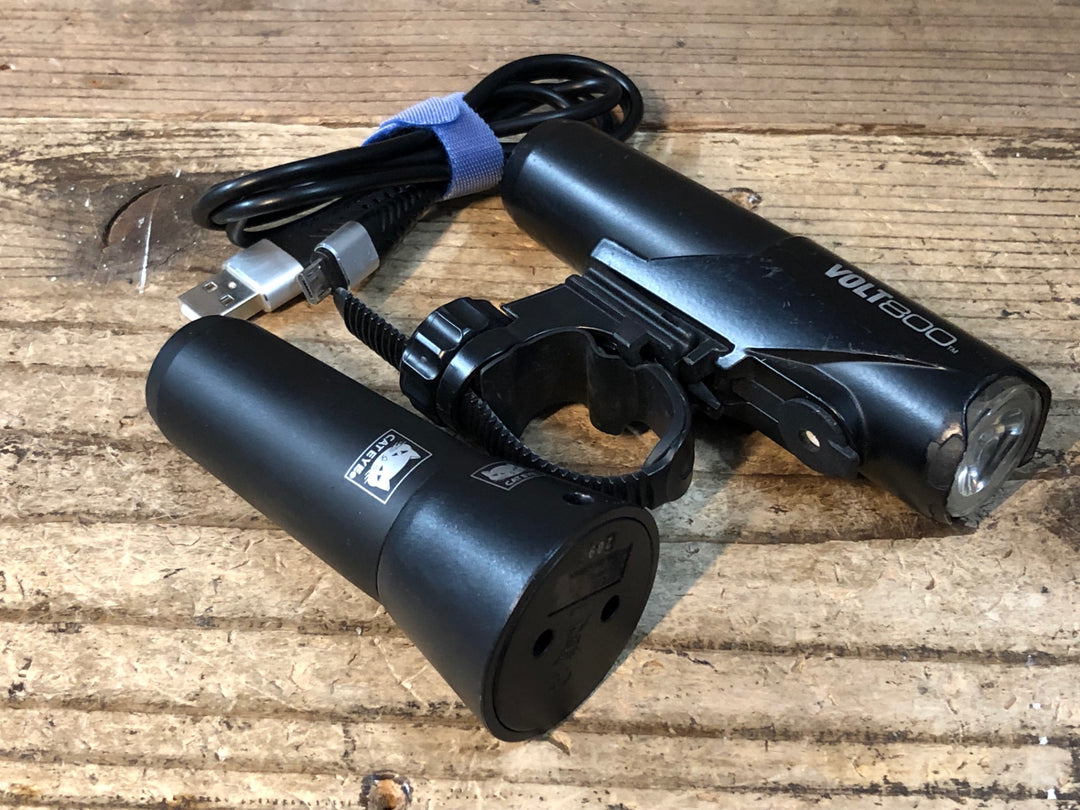 JQ859 キャットアイ CATEYE ボルト VOLT800 フロントライト スペアバッテリー 充電器 点灯確認済