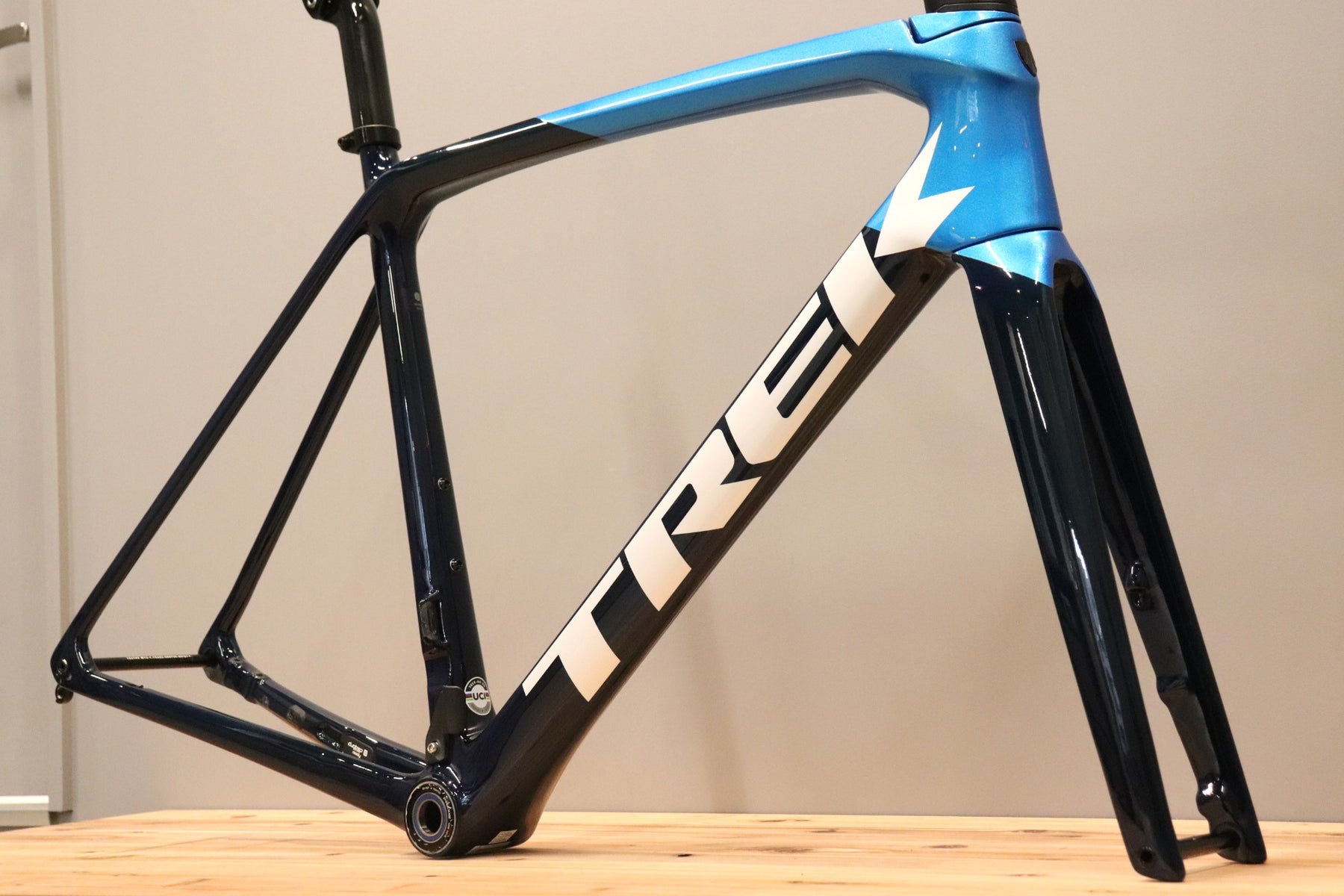 トレック TREK エモンダ ディスク EMONDA SL5 DISC 2021モデル 56 