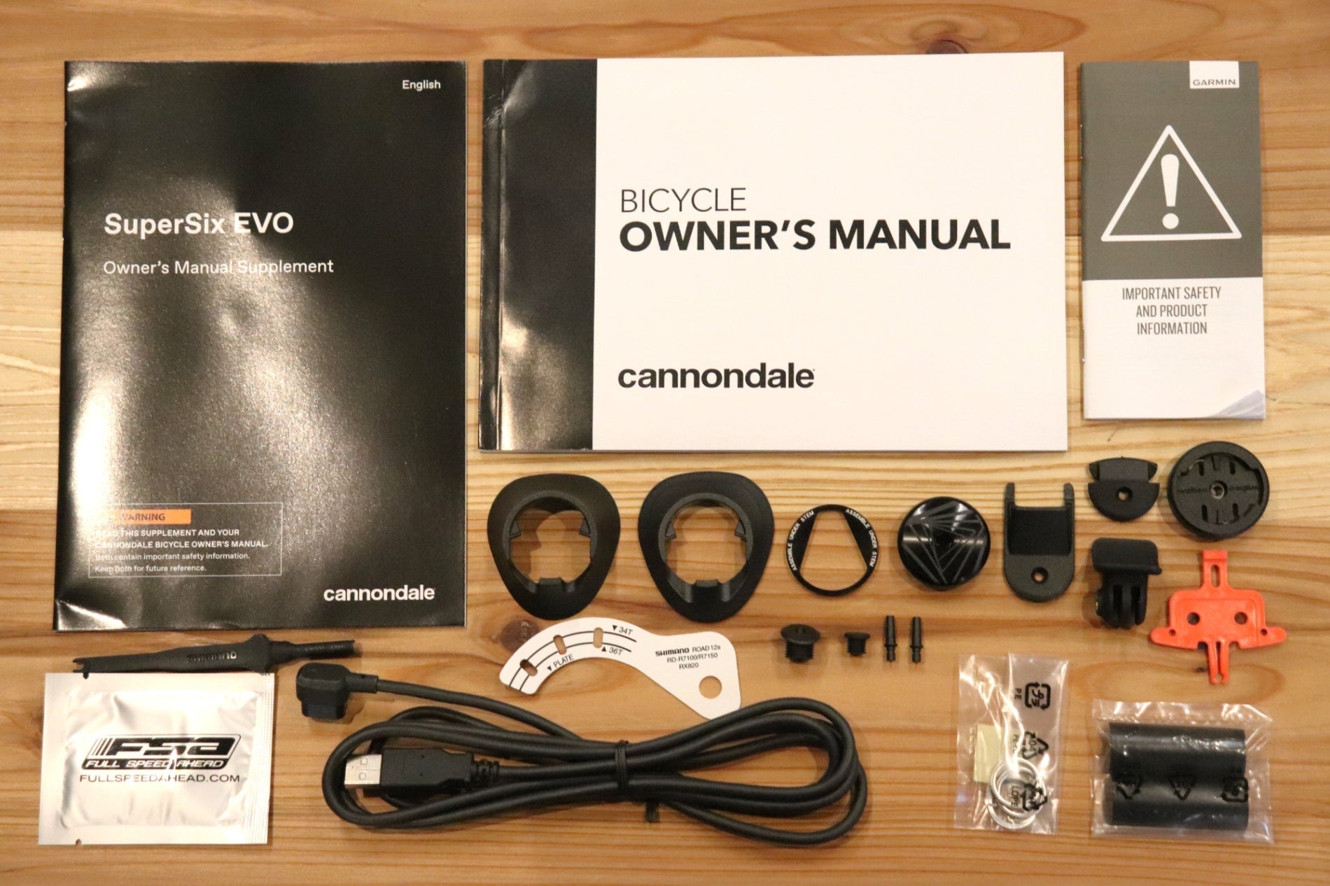 Cannondale SUPERSIX 3 付属品付❗️【出血大サービス】 未使用 キャノンデール CANNONDALE スーパーシックス SUPERSIX EVO 3