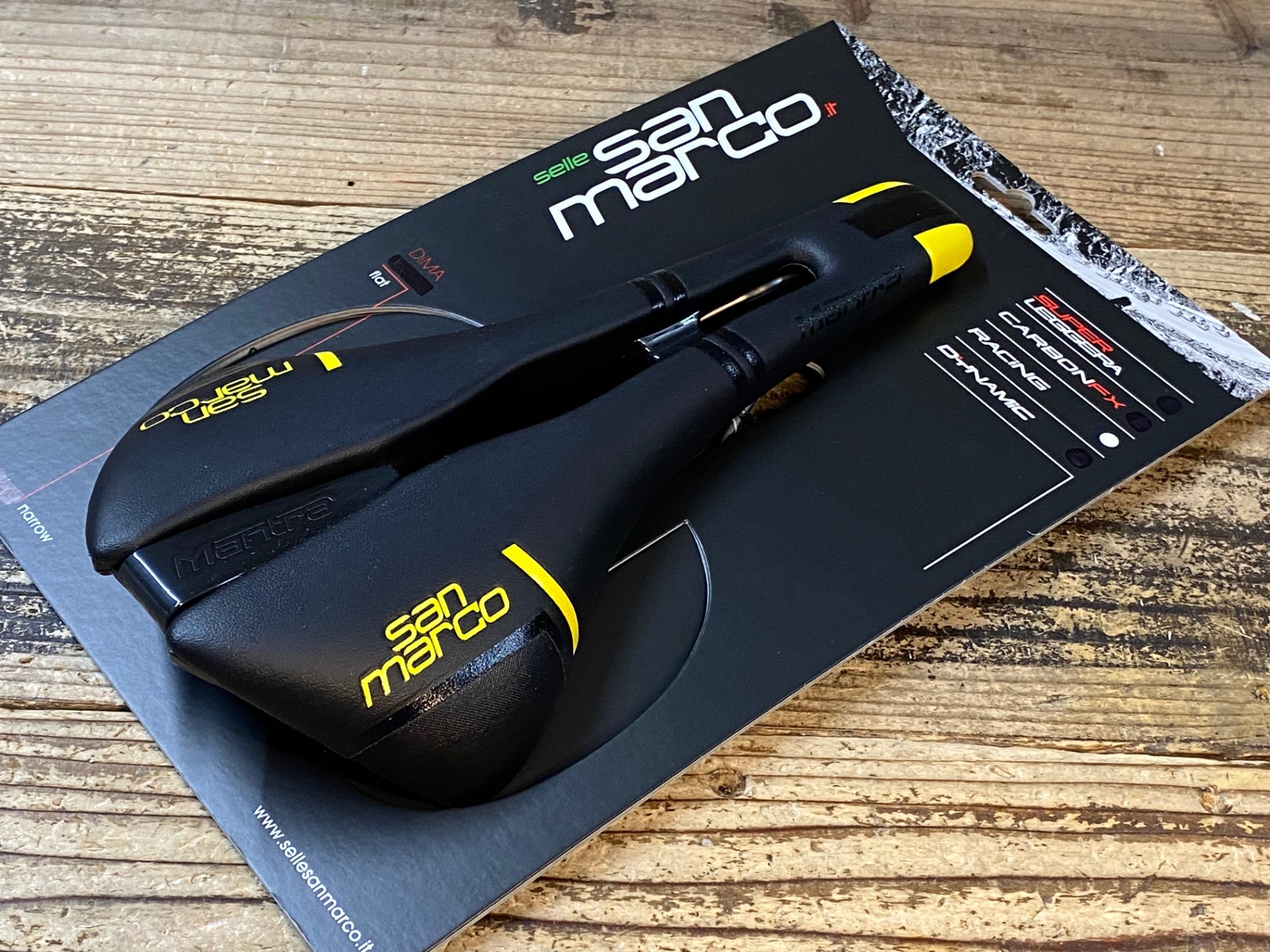 JU275 サンマルコ san marco MANTRA RACiNG サドル 黒黄 NARROW