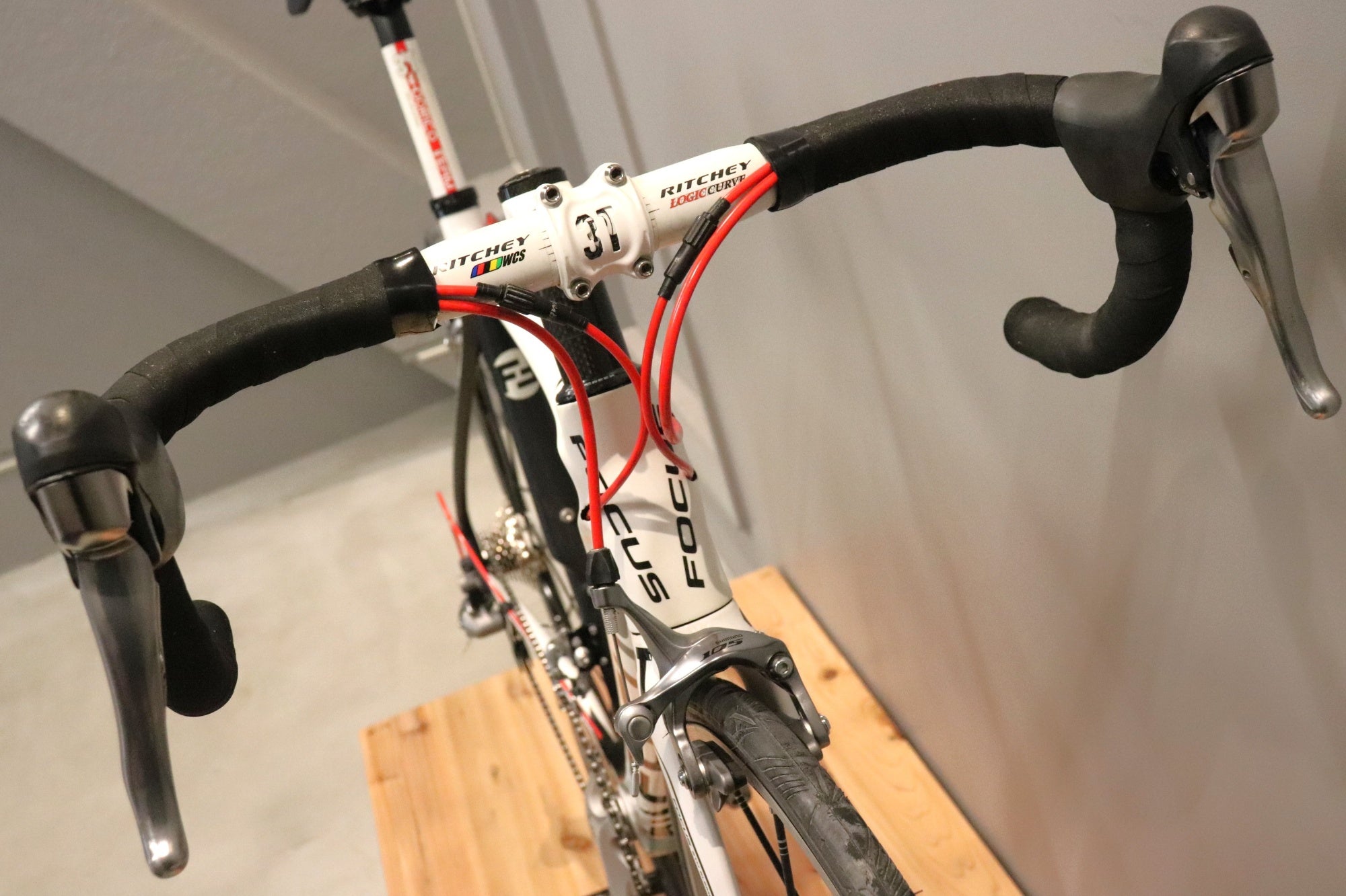 フォーカス FOCUS イザルコ IZALCO TEAM REPLICA 2011モデル Sサイズ