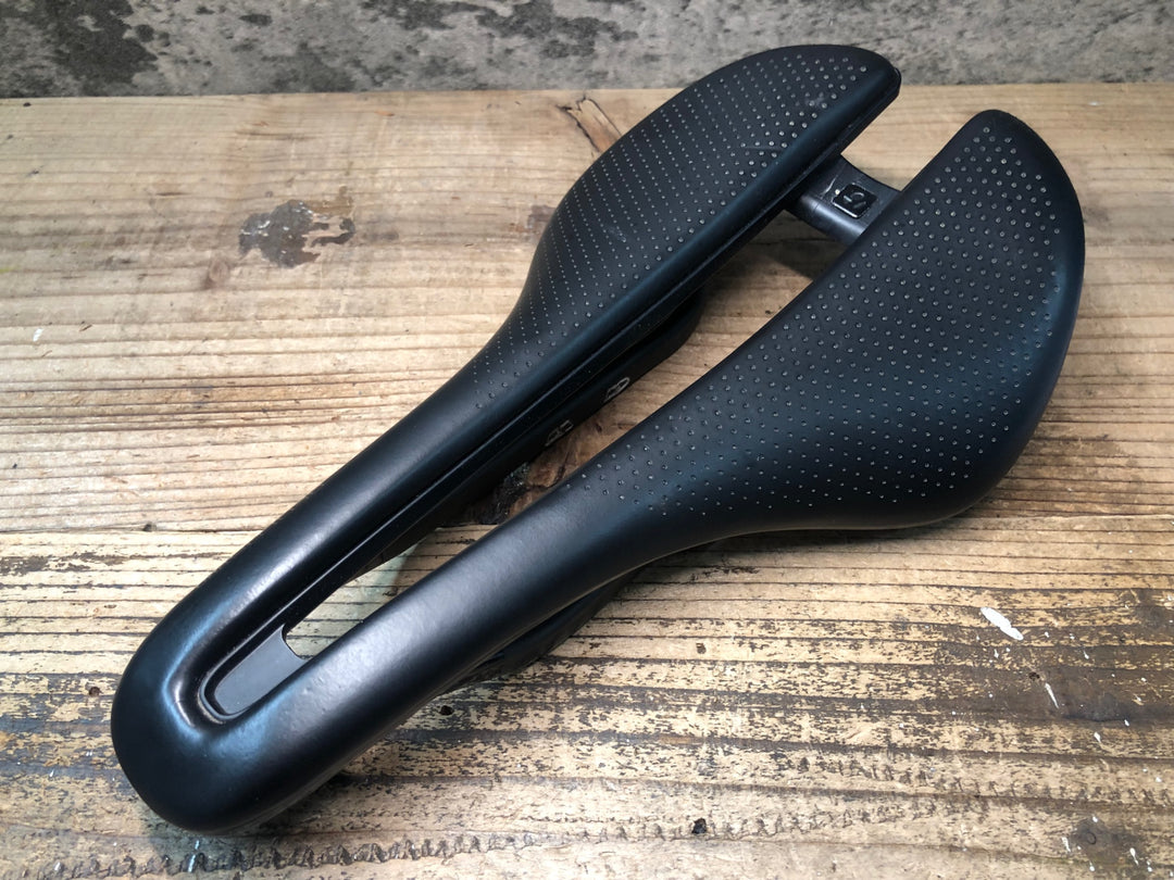 JI421 ボントレガー BONTRAGER AEOLUS PRO カーボンレール サドル 145mm ※クランプ痕あり