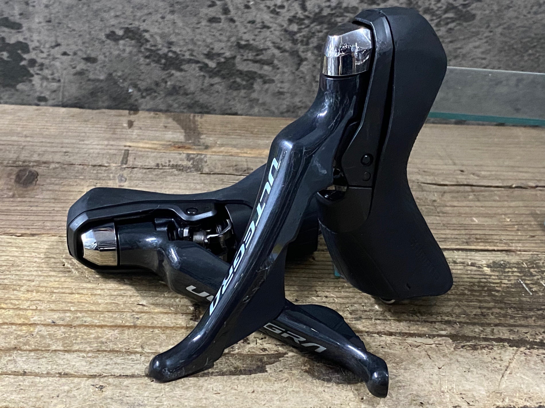 美品・シマノアルテグラ ULTEGRA ST-R8000 STIレバー 2x11 KG131 シマノ SHIMANO アルテグラ ULTEGRA ST-R8020 STIレバー 2x11S