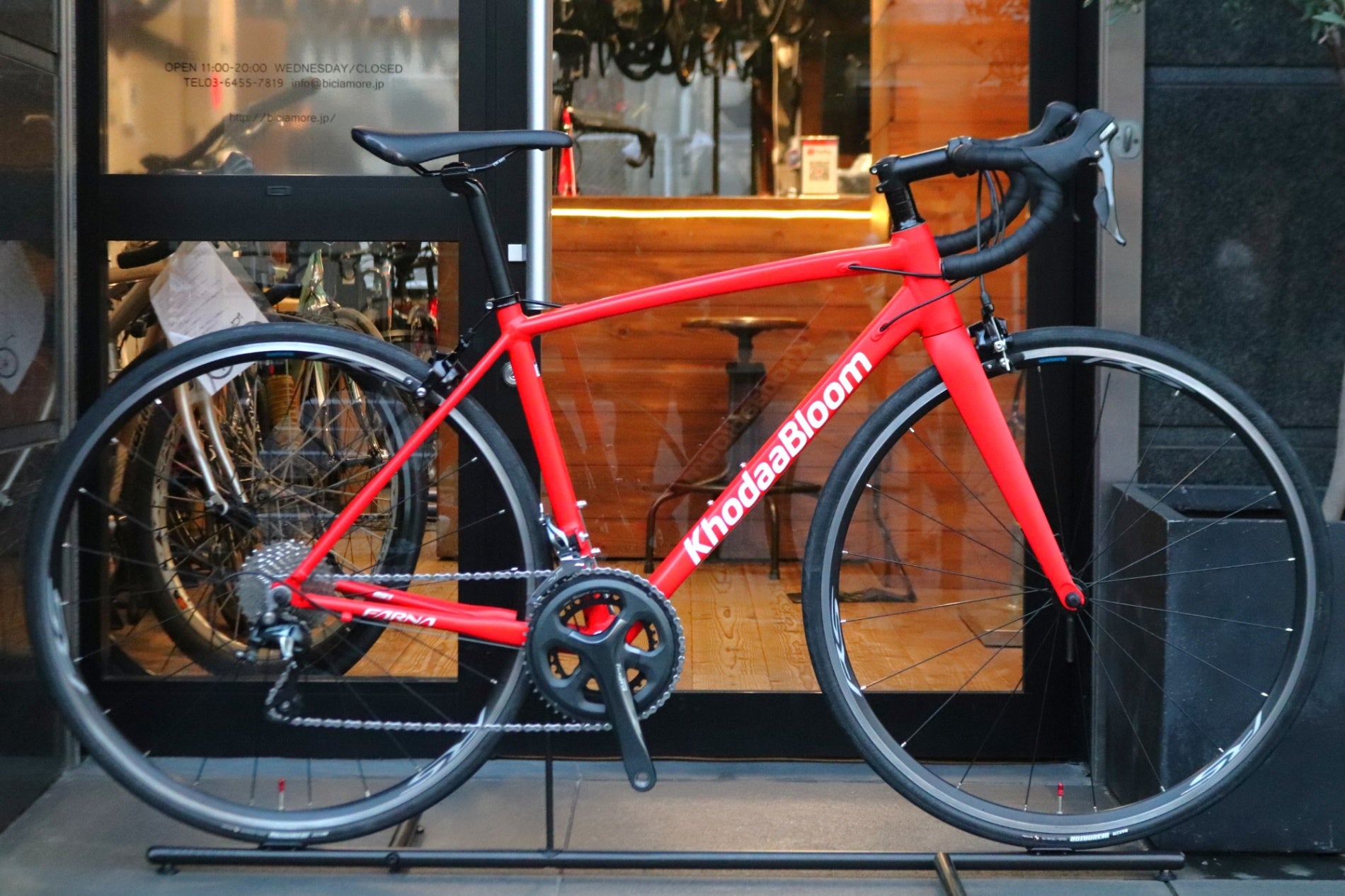 KhodaaBloom FARNA 700 105 サイズ470 ブラックレッド コーダブルーム KHODAABLOOM ファーナ FARNA 2024モデル 465サイズ