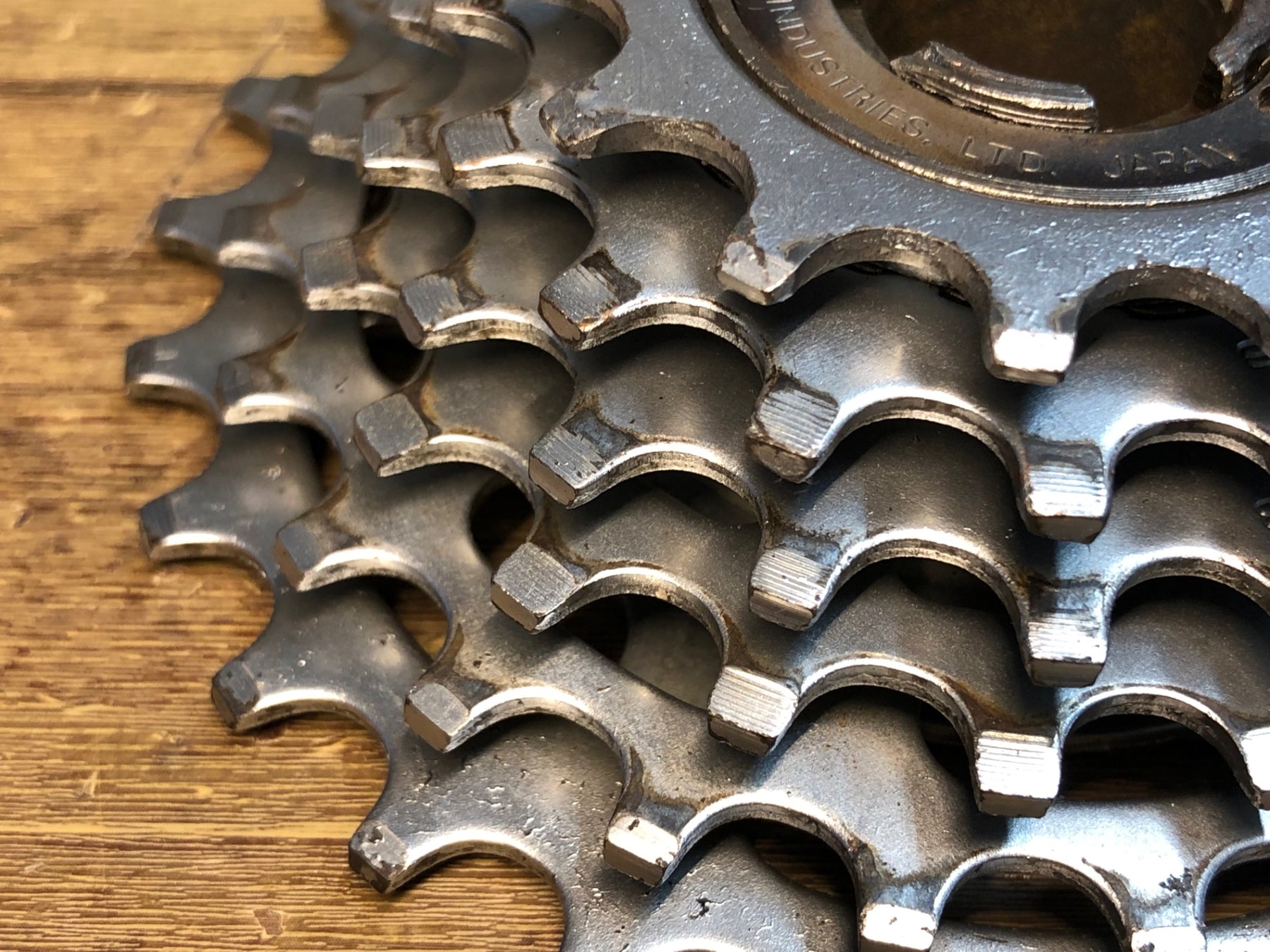 スピアー psa8 Kics LEGGDURA RACING Shell Type Lock Bolt