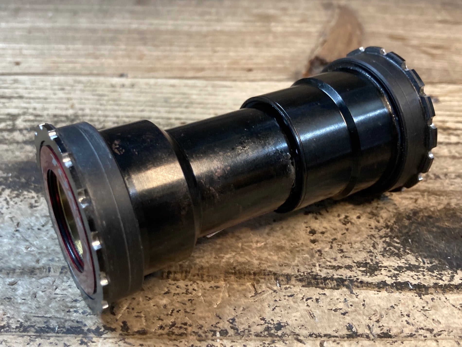 TOKENトーケンボトムブラケットTK868TBT TOKEN(トーケン) BOTTOM BRACKET SQUARE TYPE ボトムブラケット