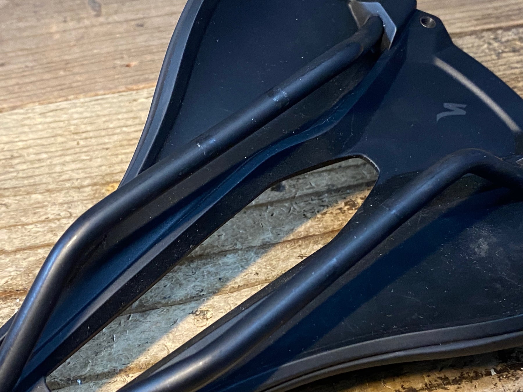 JQ820 スペシャライズド SPECIALIZED POWER サドル 黒 143mm HOLLOW Ti