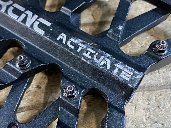 JZ280 KCNC アクティベート KPED12 フラットペダル 黒