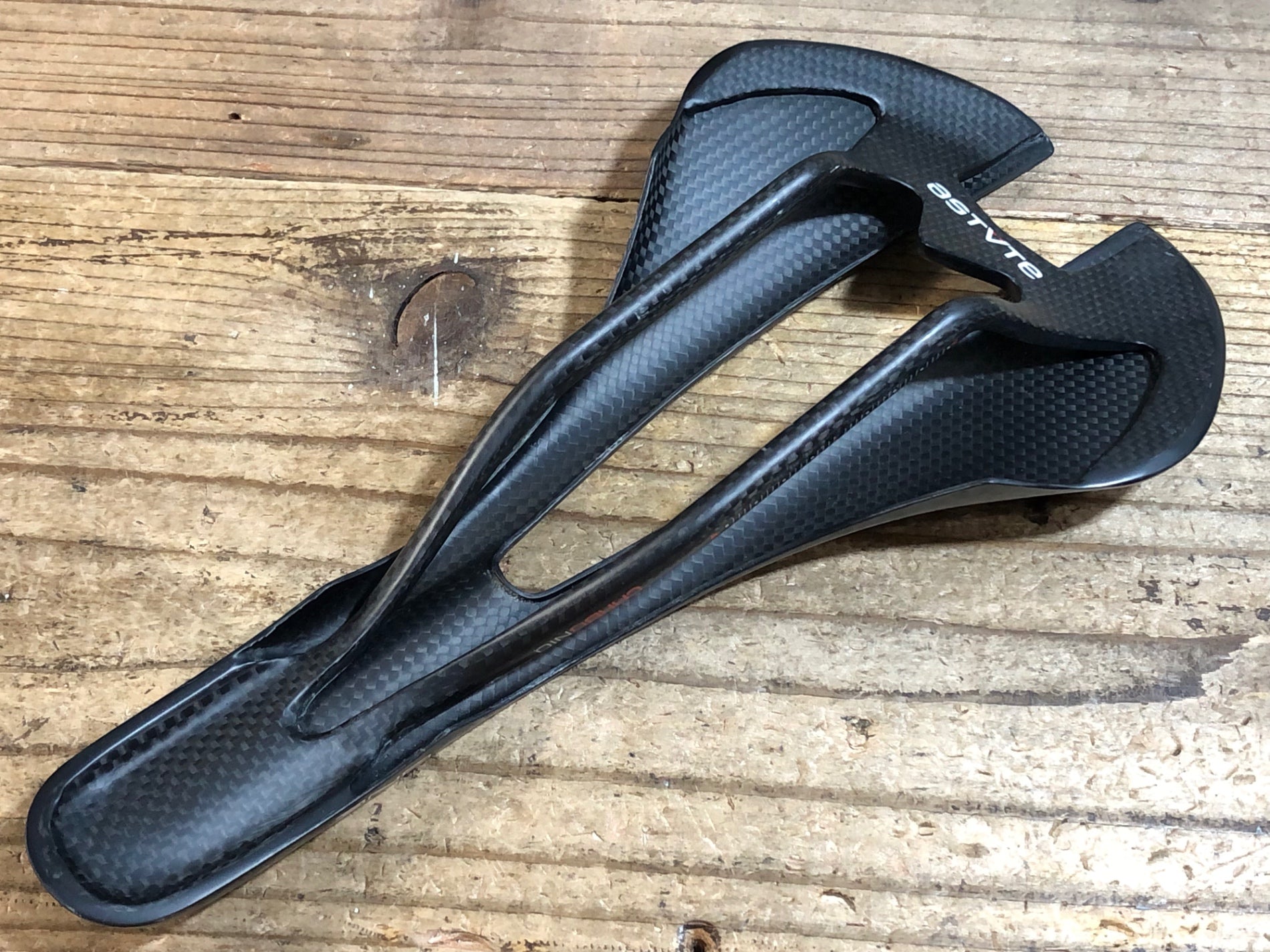 KI927 アスチュート ASTVTE ONE サドル カーボンレール 132mm – BICI