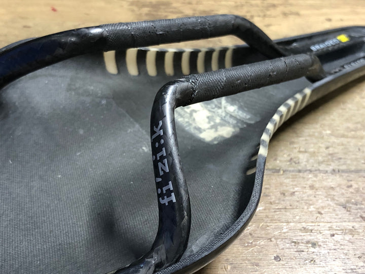 KN214 フィジーク FIZIK アリオネ ARIONE K:1 カーボンサドル 黒