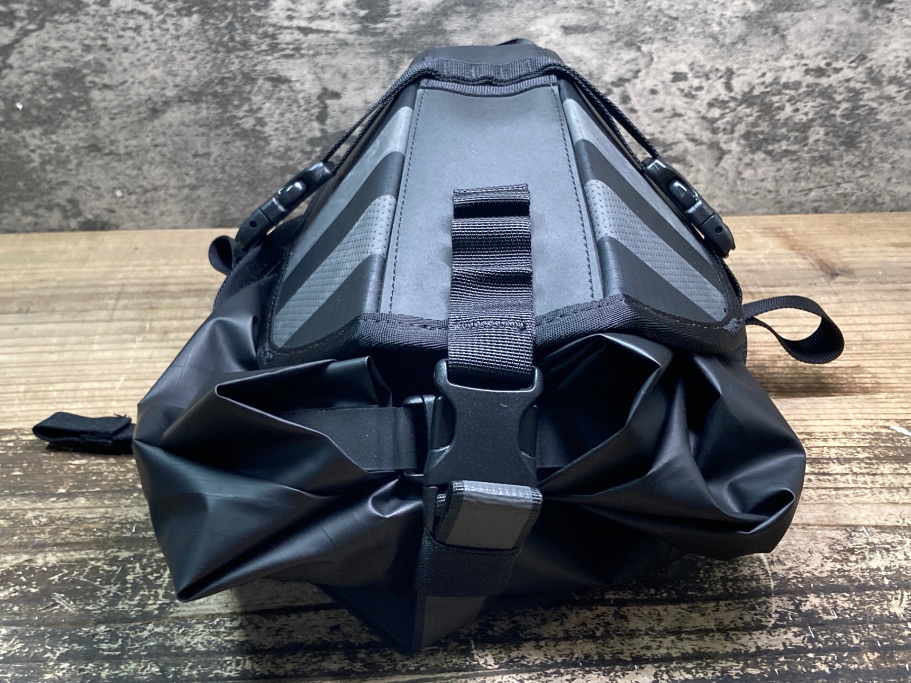 JI160 ラファ Rapha EXPLORE WATERPROOF REAR PACK サドルバッグ 黒