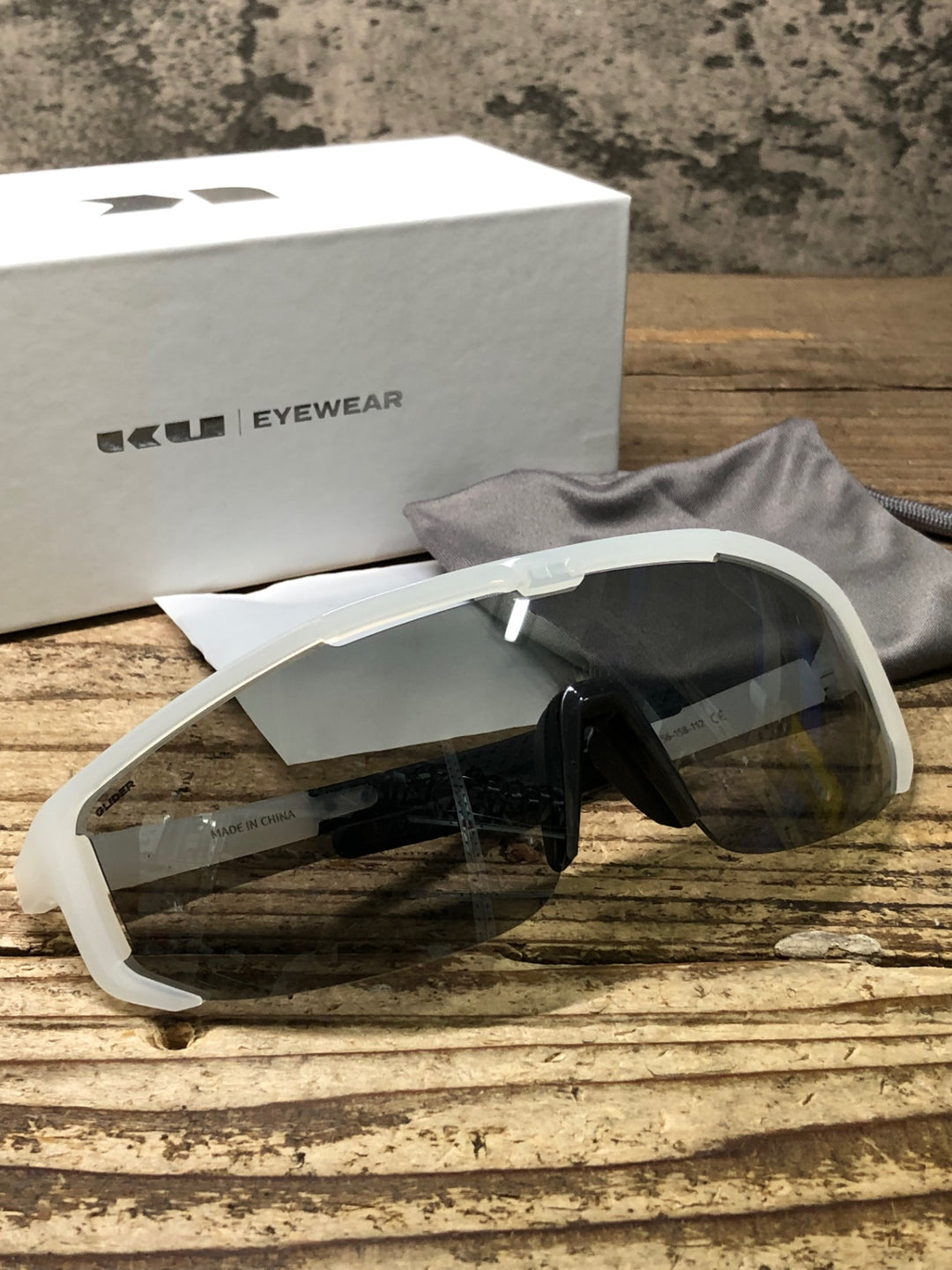 JP702 KPLUS KU GLIDER アイウェア サングラス 白 ※レンズスレ