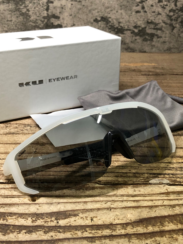 JP702 KPLUS KU GLIDER アイウェア サングラス 白 ※レンズスレ