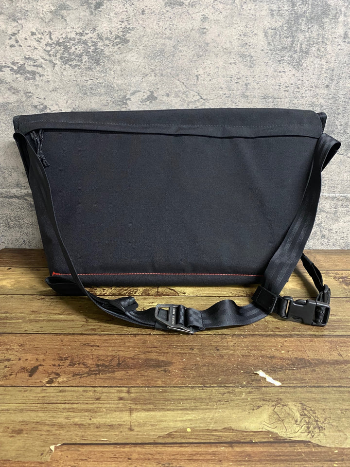 KC207 クローム CHROME SIMPLE MESSENGER BAG メッセンジャーバッグ 黒