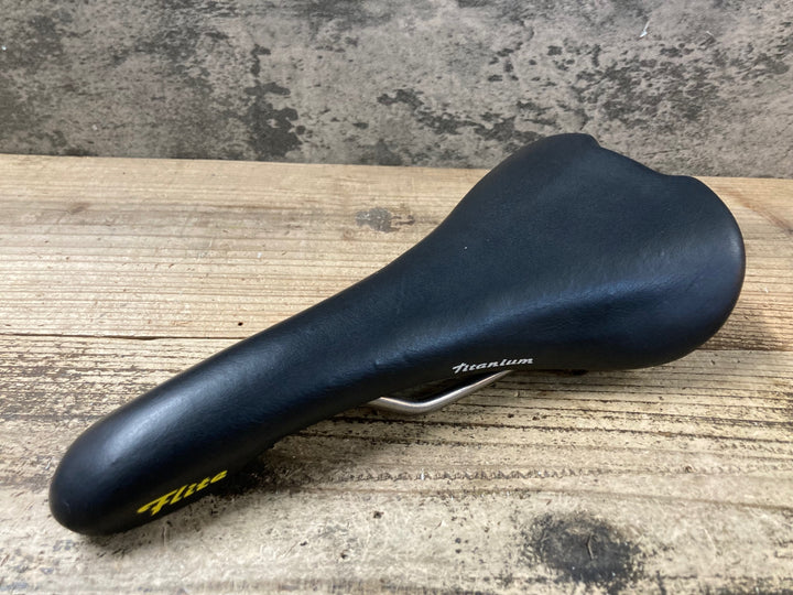 JU892 セライタリア selle italia フライト Flite titanium L1 サドル 黒 145mm チタンレール