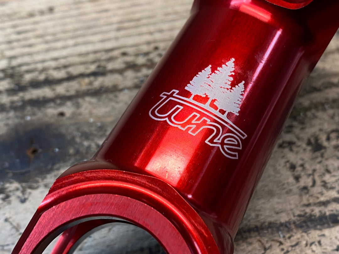 JO829 TUNE Geiles Teil 4.0 Stem アルミ ステム 赤 85mm Φ31.8 OS
