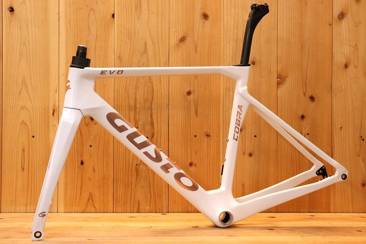 グスト GUSTO コブラ エヴォ COBRA EVO 2024モデル Mサイズ カーボン