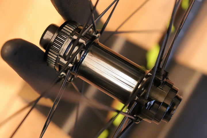 トーケン TOKEN ROUBX G33 カーボン チューブレスレディ ホイールセット シマノ 11S/12S 【芦屋店】