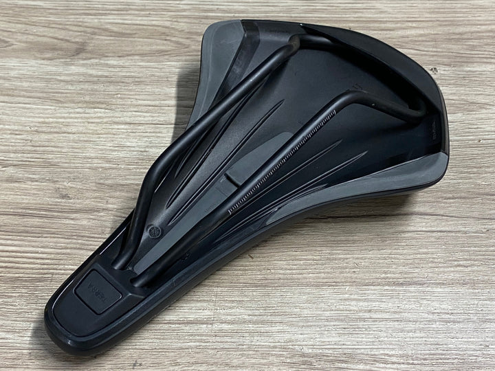 KQ630 フィジーク fizik TERRA ARGO X5 サドル 黒 160mm S-Alloyレール