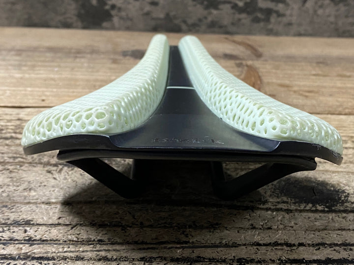 JU824 フィジーク fizik ANTARES VERSUS EVO 00 ADAPTIVE サドル カーボンレール