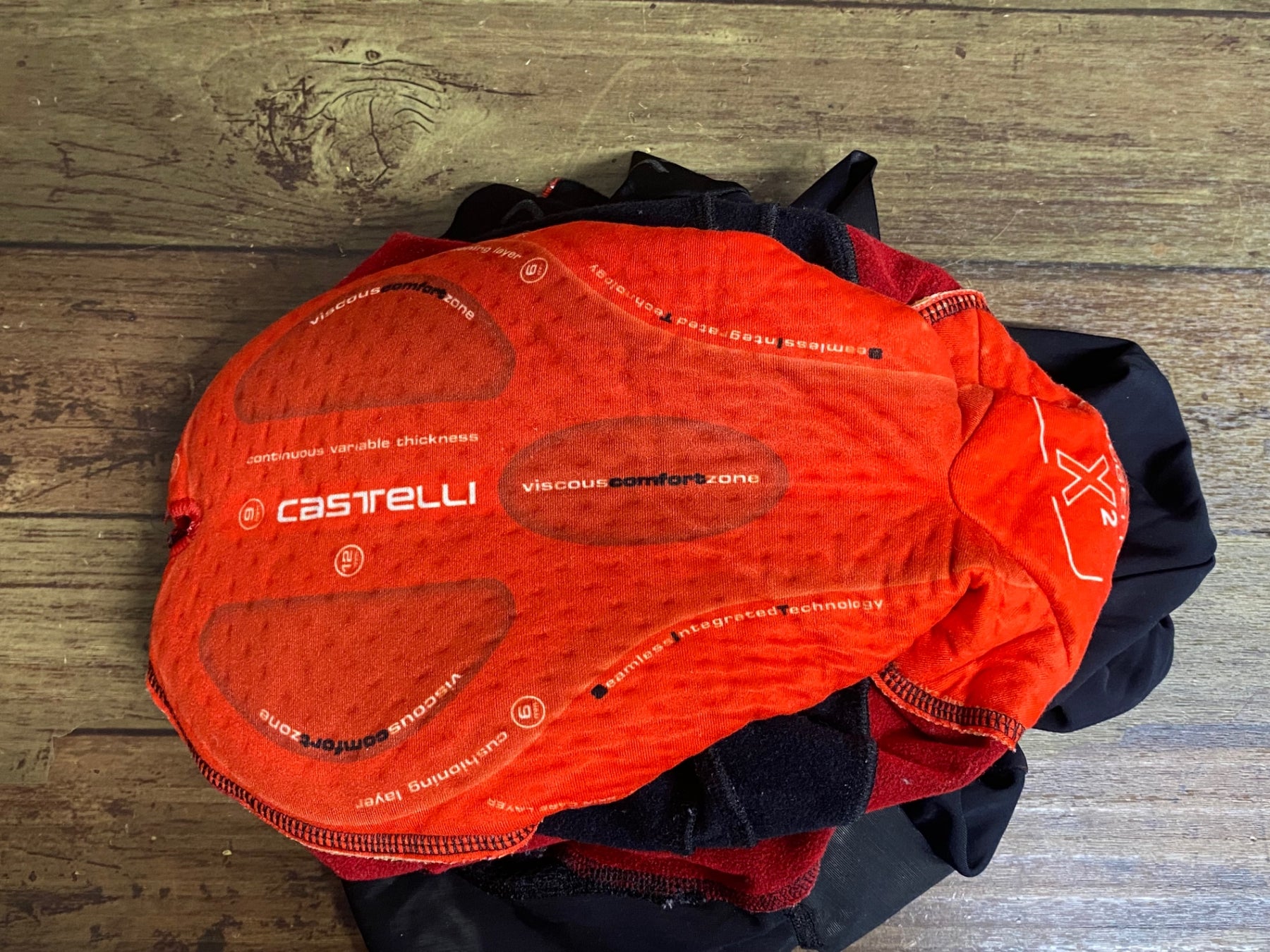 CASTELLI カステリ ROSSO CORSA ビブタイツ サイズL KB267 カステリ CASTELLI ロッソコルサ ROSSO CORSA ビブタイツ 黒 S