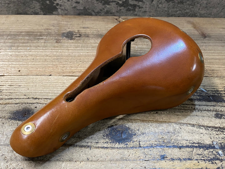KL169 ベルソーサイクルズ BERTHOUD CYCLES レザーサドル チタンレール