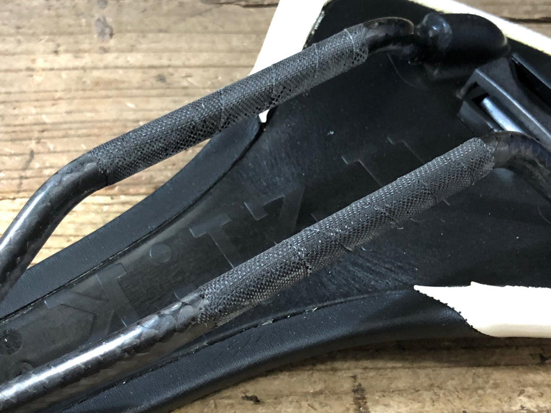 JW60 フィジーク Fizik アンタレス ANTARES サドル カーボンレール 黒白 140mm