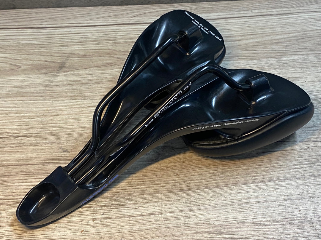 JO486 AEROELASTIC AE Saddle サドル 黒 CR-MOレール