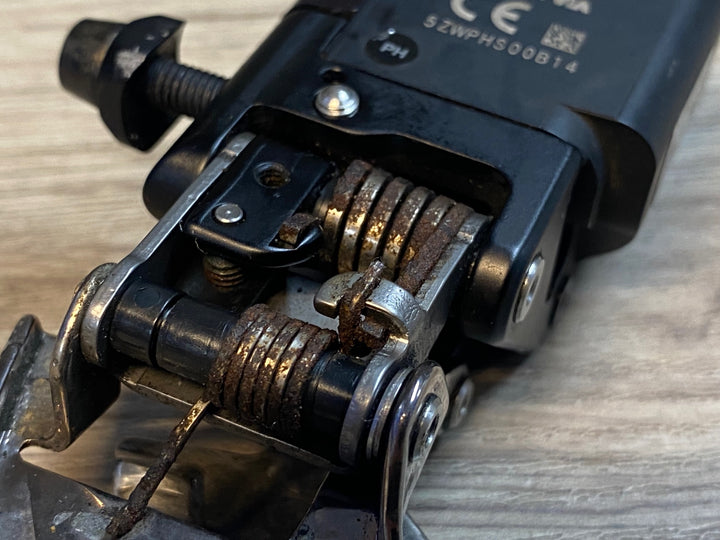 JJ345 シマノ SHIMANO デュラエース DURA-ACE FD-R9150 フロントディレイラー 動作確認済 ※錆,羽根部削れ大の為ジャンク