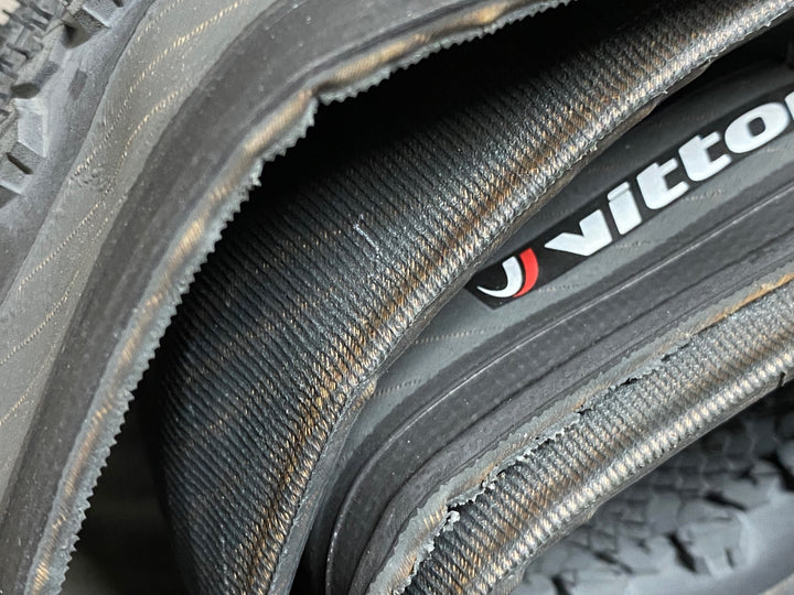 JY038 ヴィットリア Vittoria TERRENO DRY チューブレスレディタイヤ 700x28C 前後セット