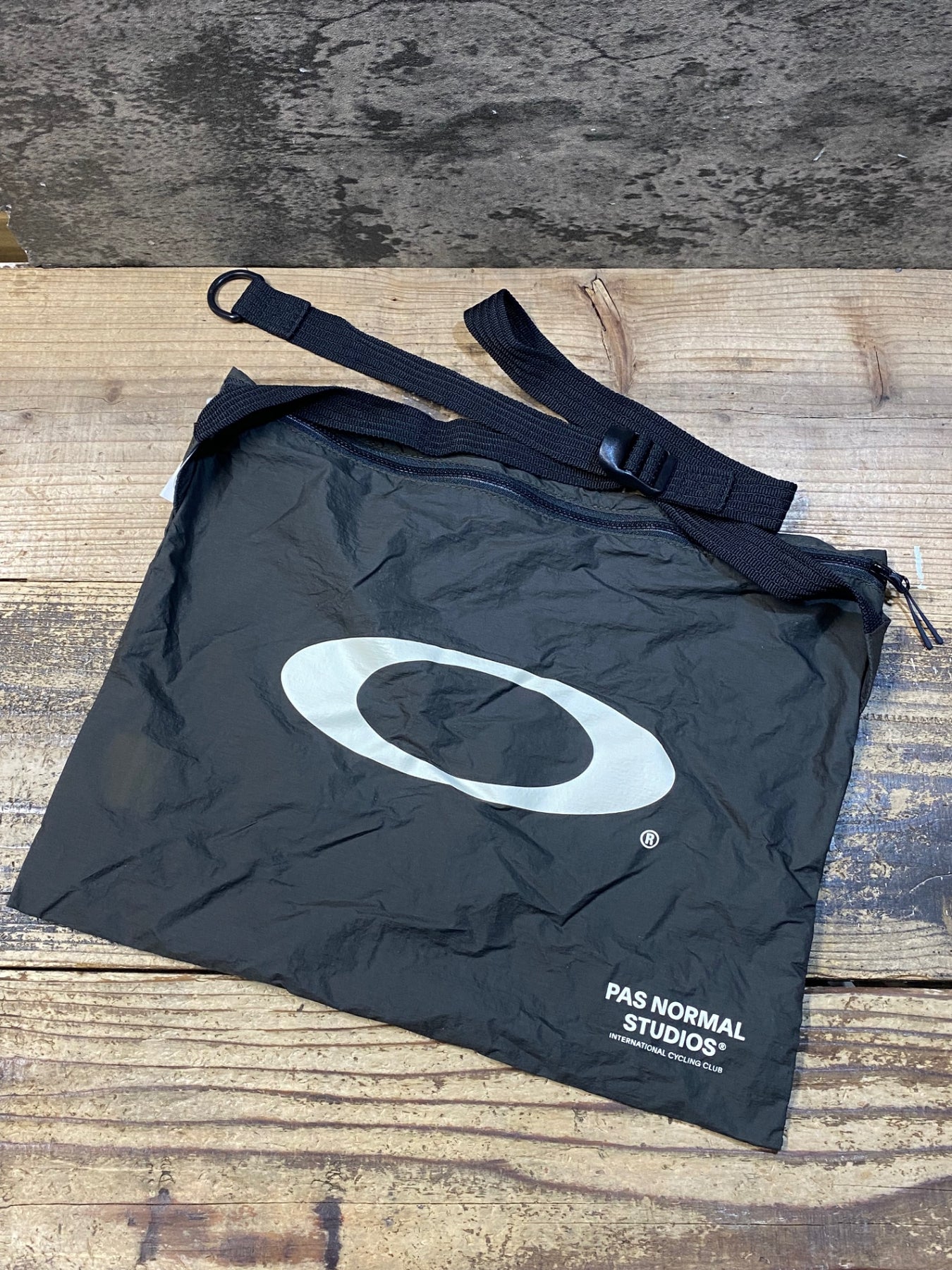 PAS NORMALSTUDIOSxPORTER自転車用 （美品） KA563 パスノーマルスタジオ PAS NORMAL STUDIOS Oakley Off-Race