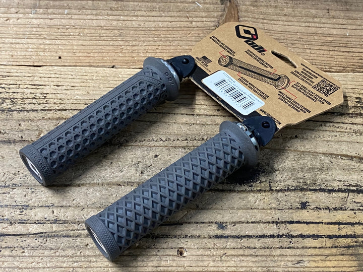 KP641 ODI VANS V2.1 LOCK ON GRIPS グリップ グレー 135mm