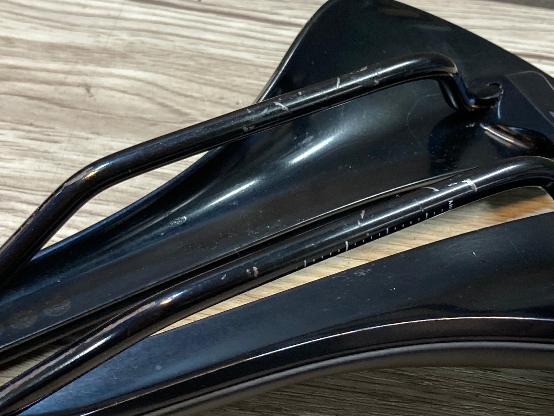 JT674 ボントレガー BONTRAGER AEOLUS COMP スチールレール サドル 黒
